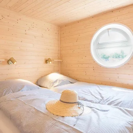 Hausboot Veronica Ferienhaus Barth